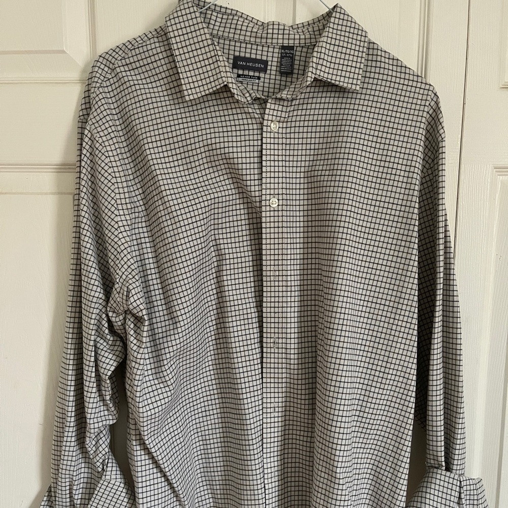 Van Heusen Checker Plaid Pattern Button Down Shirt - image 2